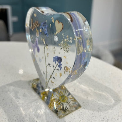 Resin Heart + Stand